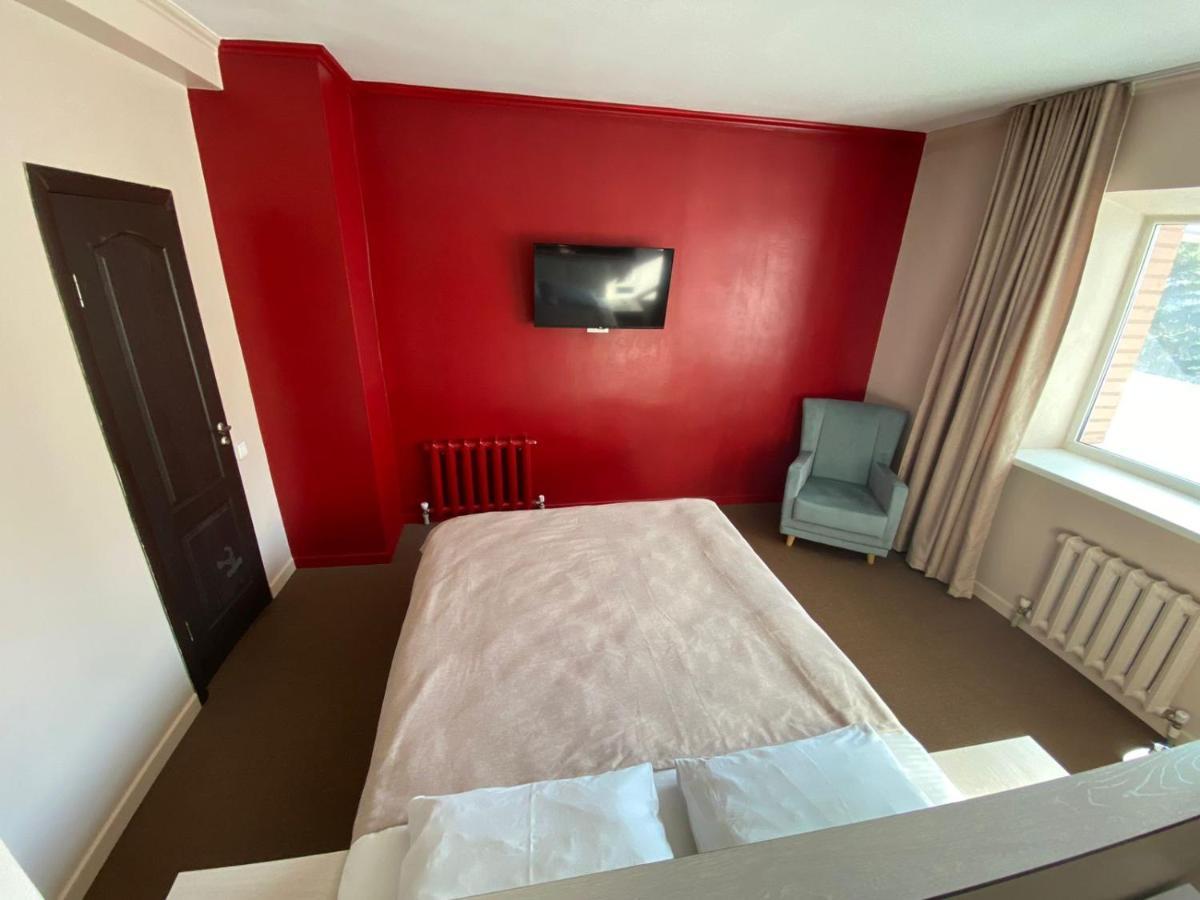 Ulpan Mini Hotel Astana Ngoại thất bức ảnh
