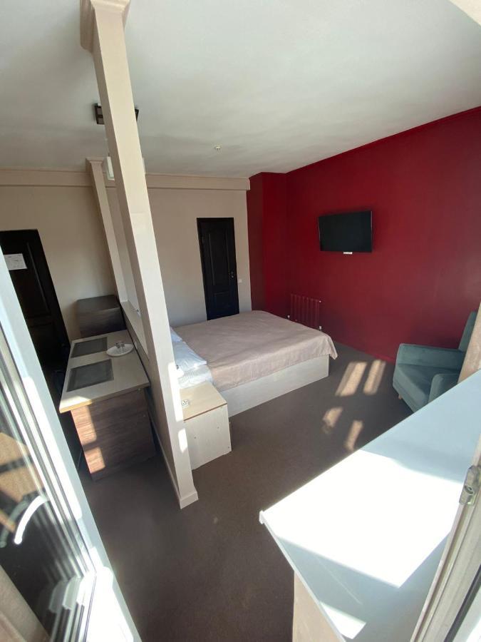 Ulpan Mini Hotel Astana Ngoại thất bức ảnh