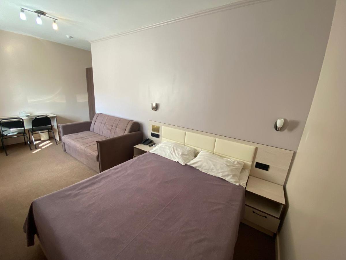 Ulpan Mini Hotel Astana Ngoại thất bức ảnh