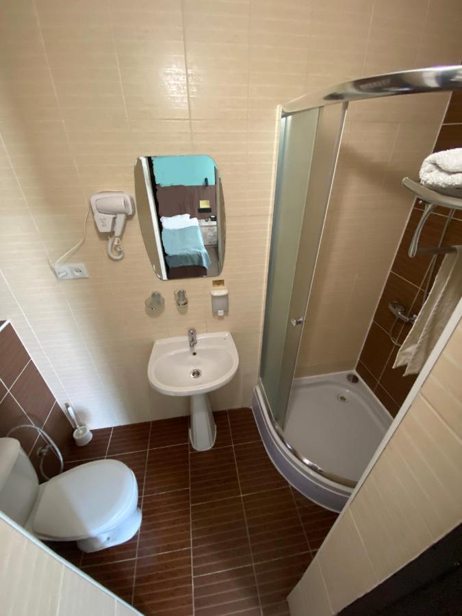 Ulpan Mini Hotel Astana Ngoại thất bức ảnh