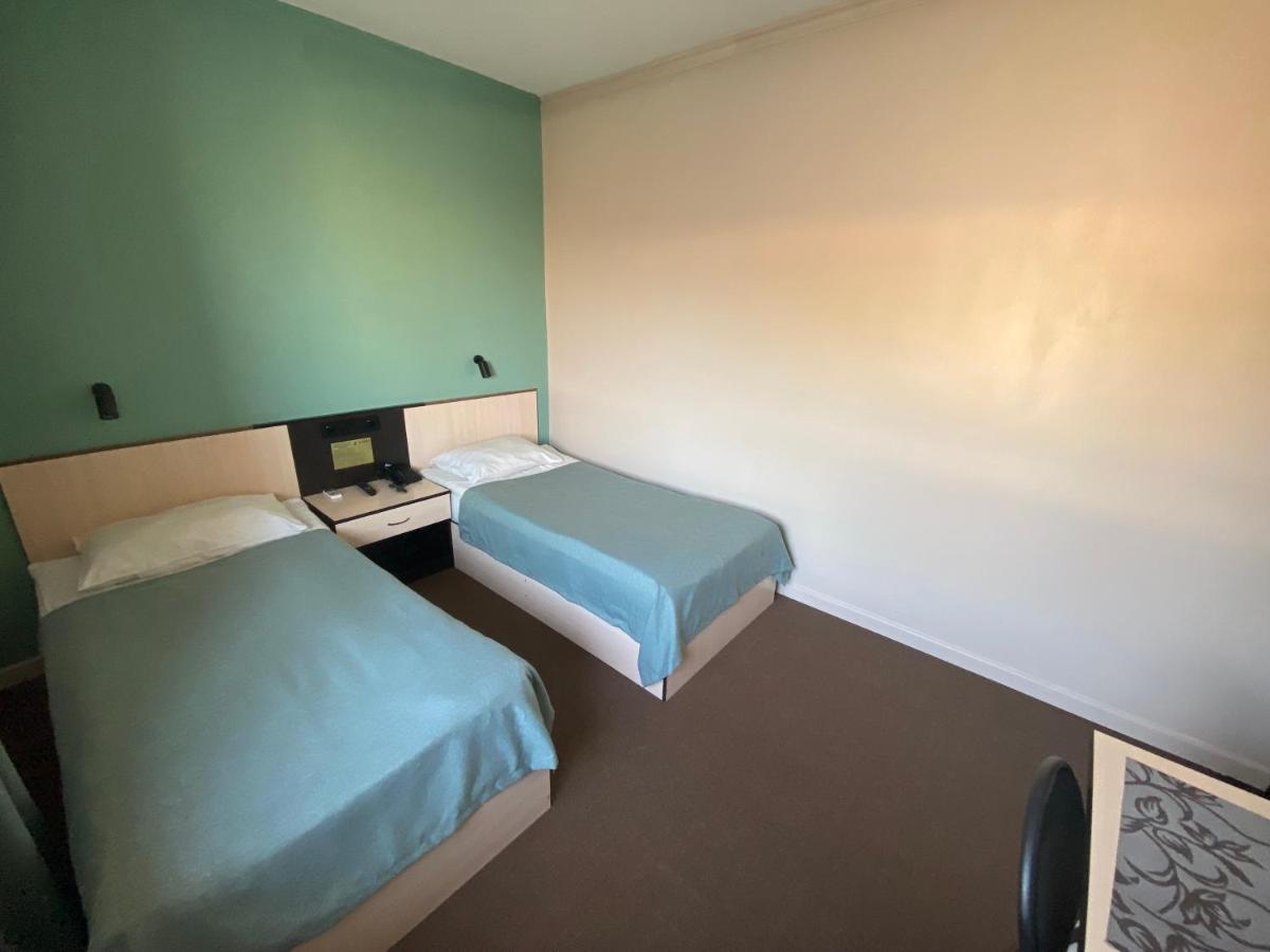 Ulpan Mini Hotel Astana Ngoại thất bức ảnh