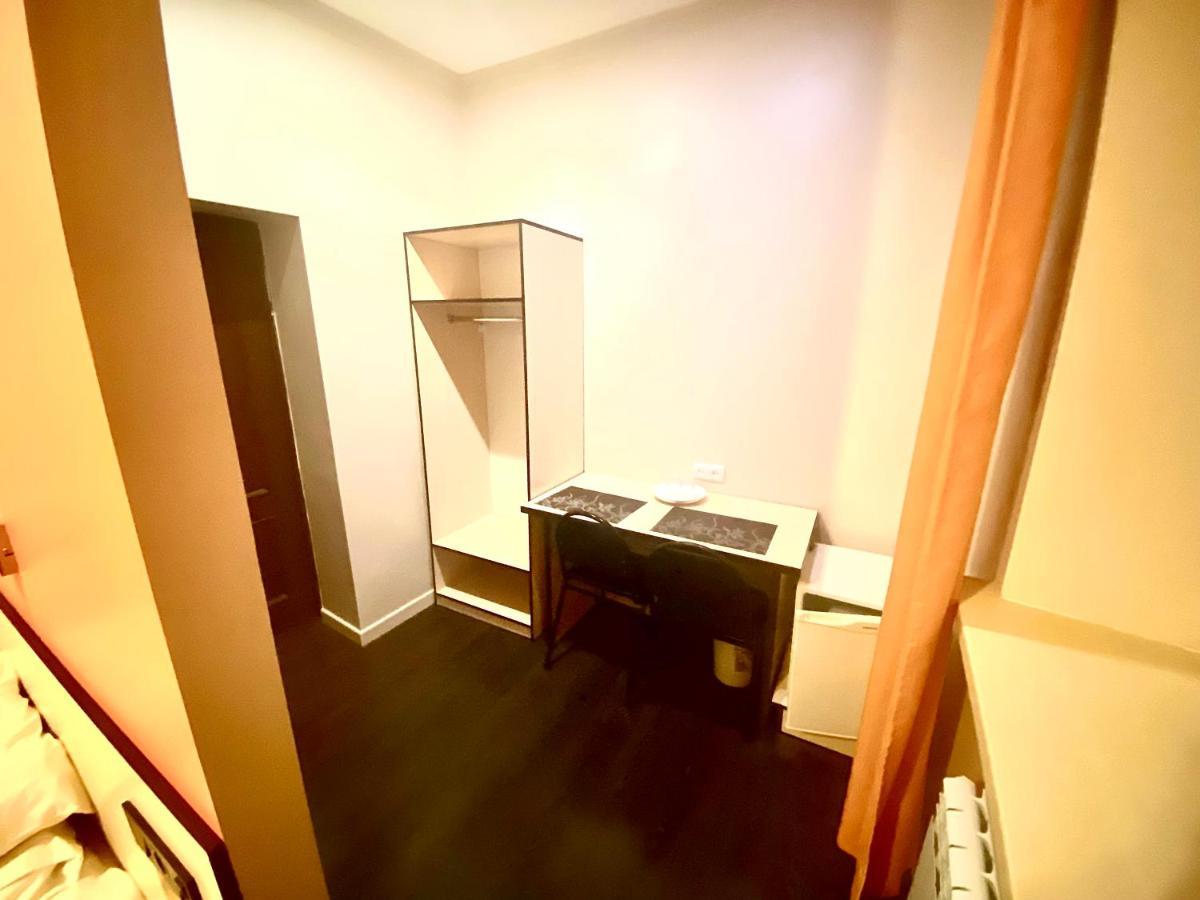 Ulpan Mini Hotel Astana Ngoại thất bức ảnh