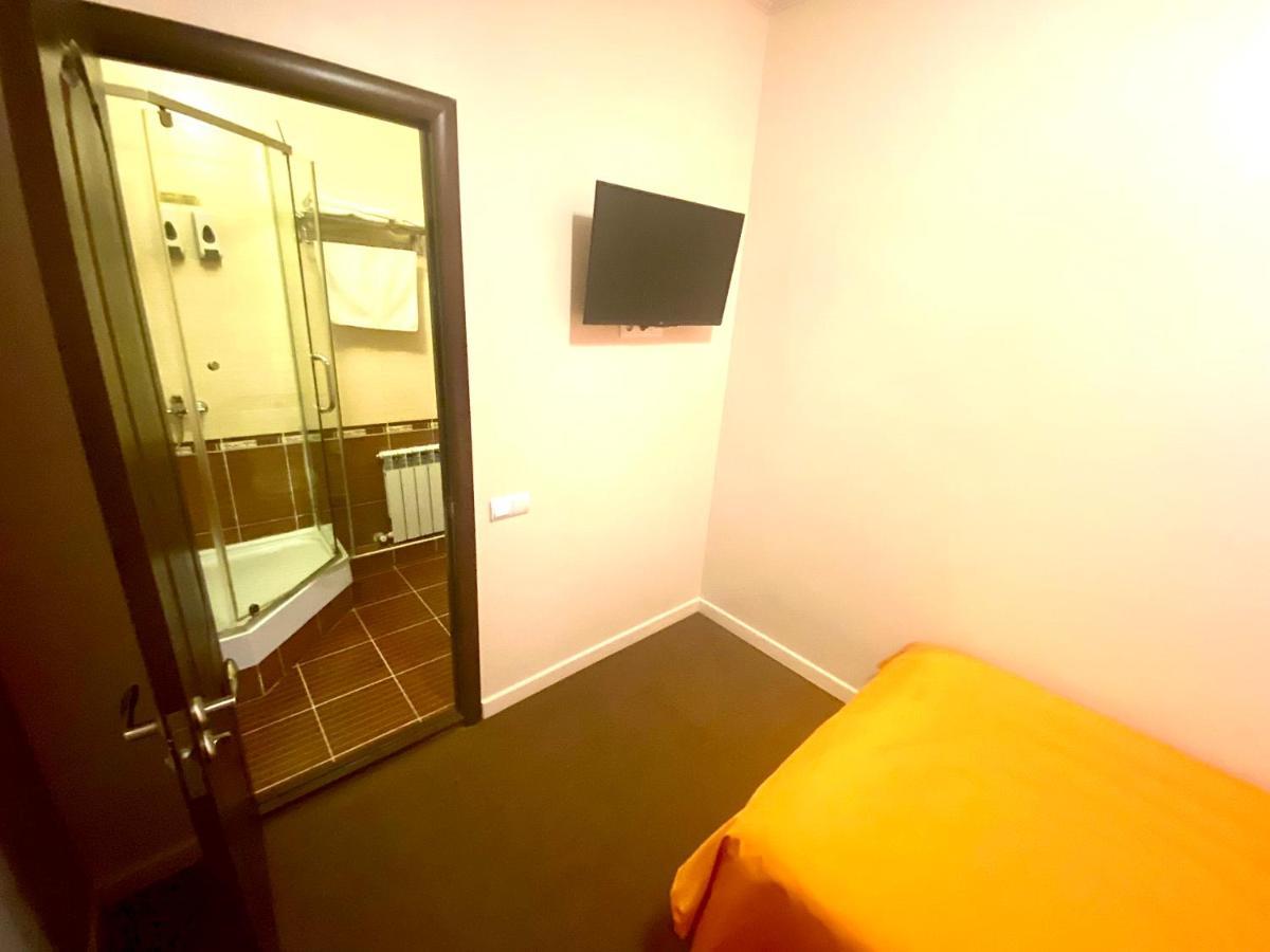 Ulpan Mini Hotel Astana Ngoại thất bức ảnh