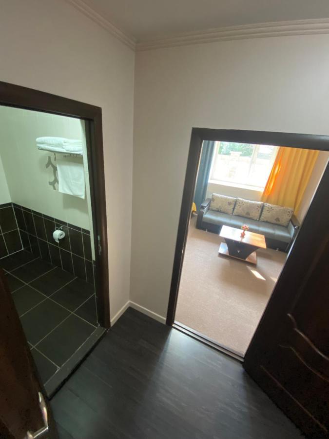 Ulpan Mini Hotel Astana Ngoại thất bức ảnh