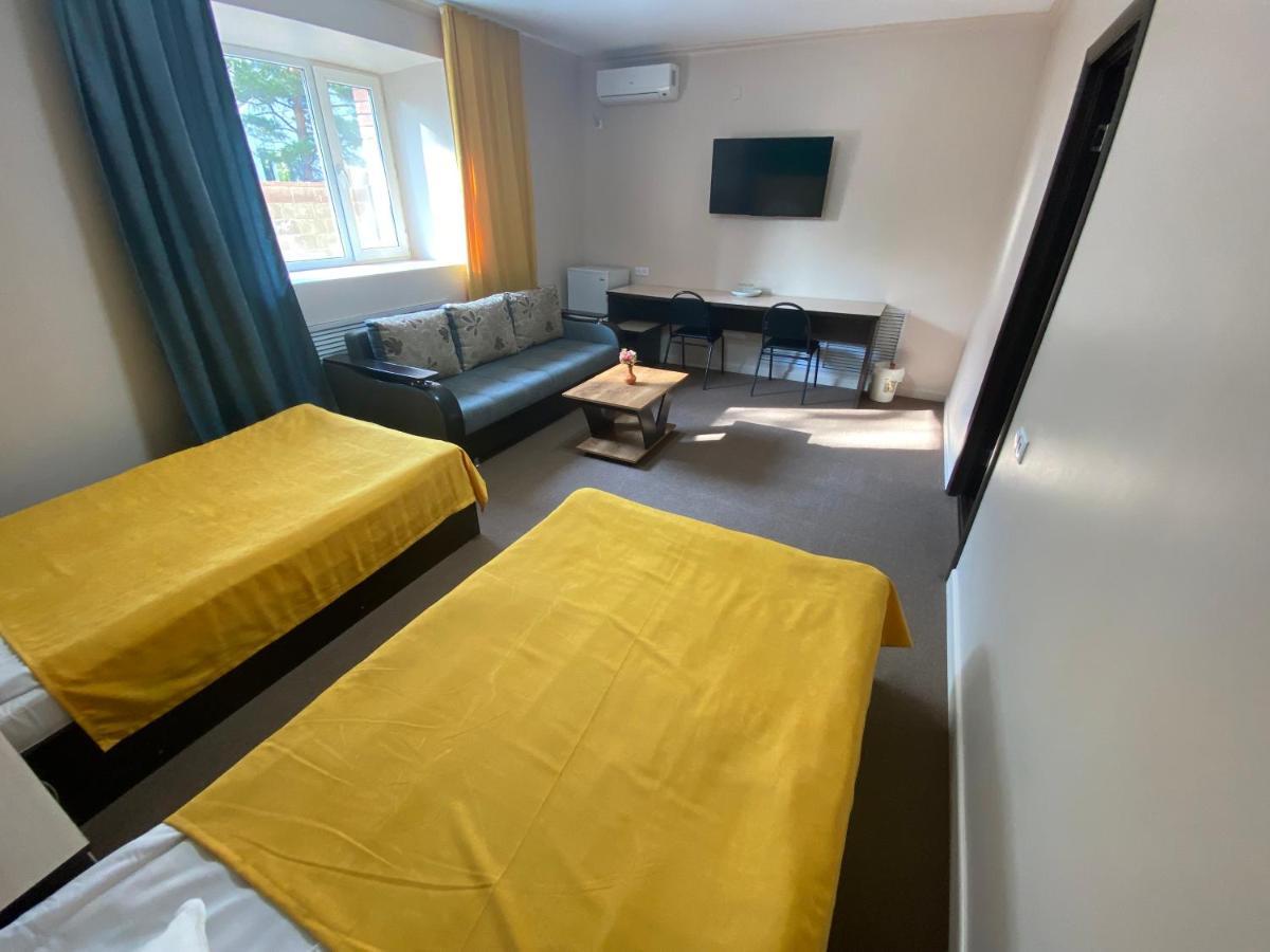 Ulpan Mini Hotel Astana Ngoại thất bức ảnh