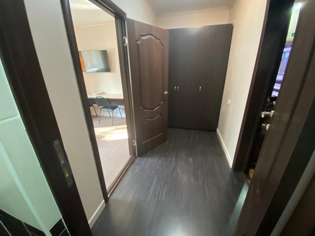 Ulpan Mini Hotel Astana Ngoại thất bức ảnh