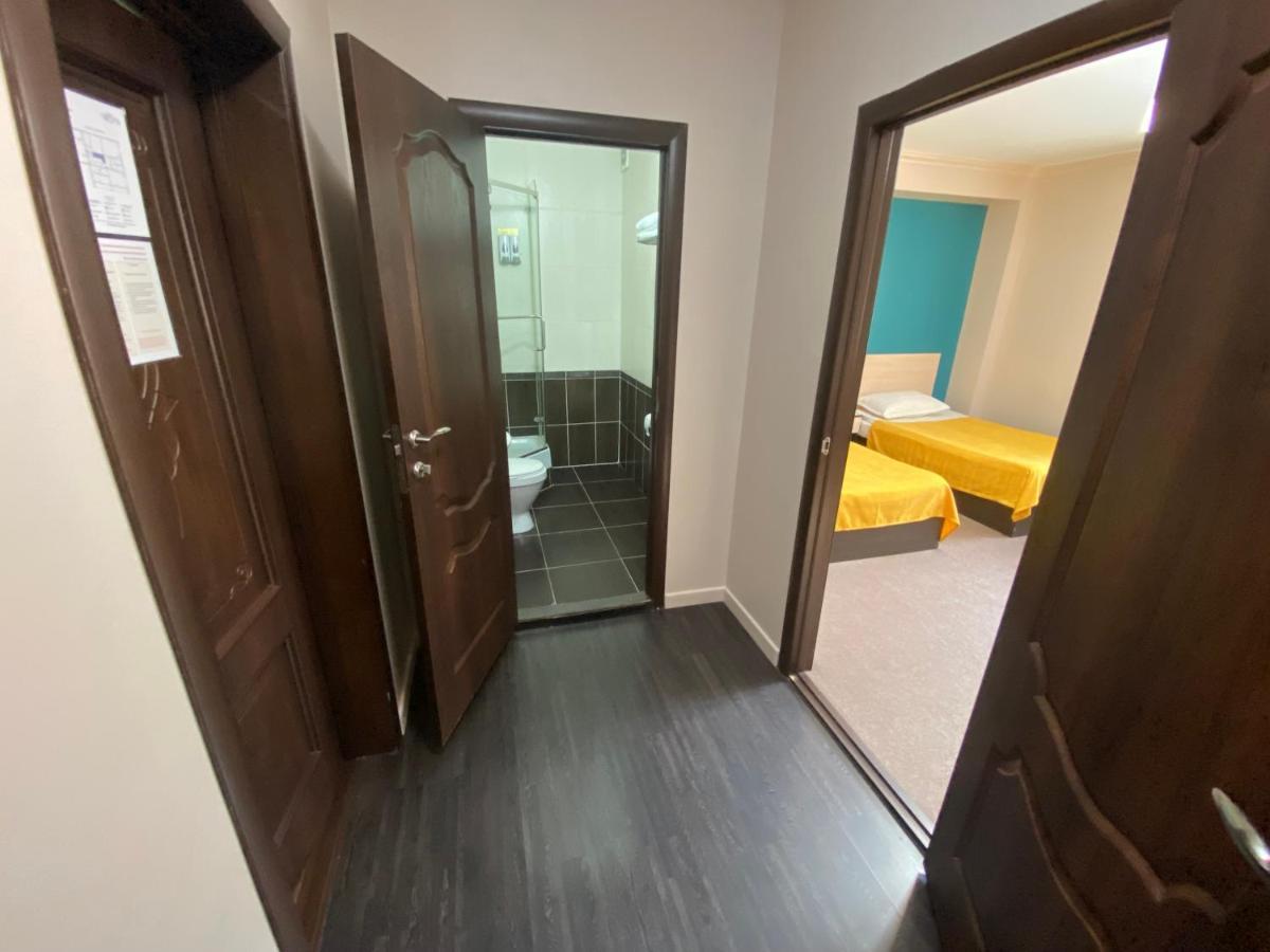 Ulpan Mini Hotel Astana Ngoại thất bức ảnh