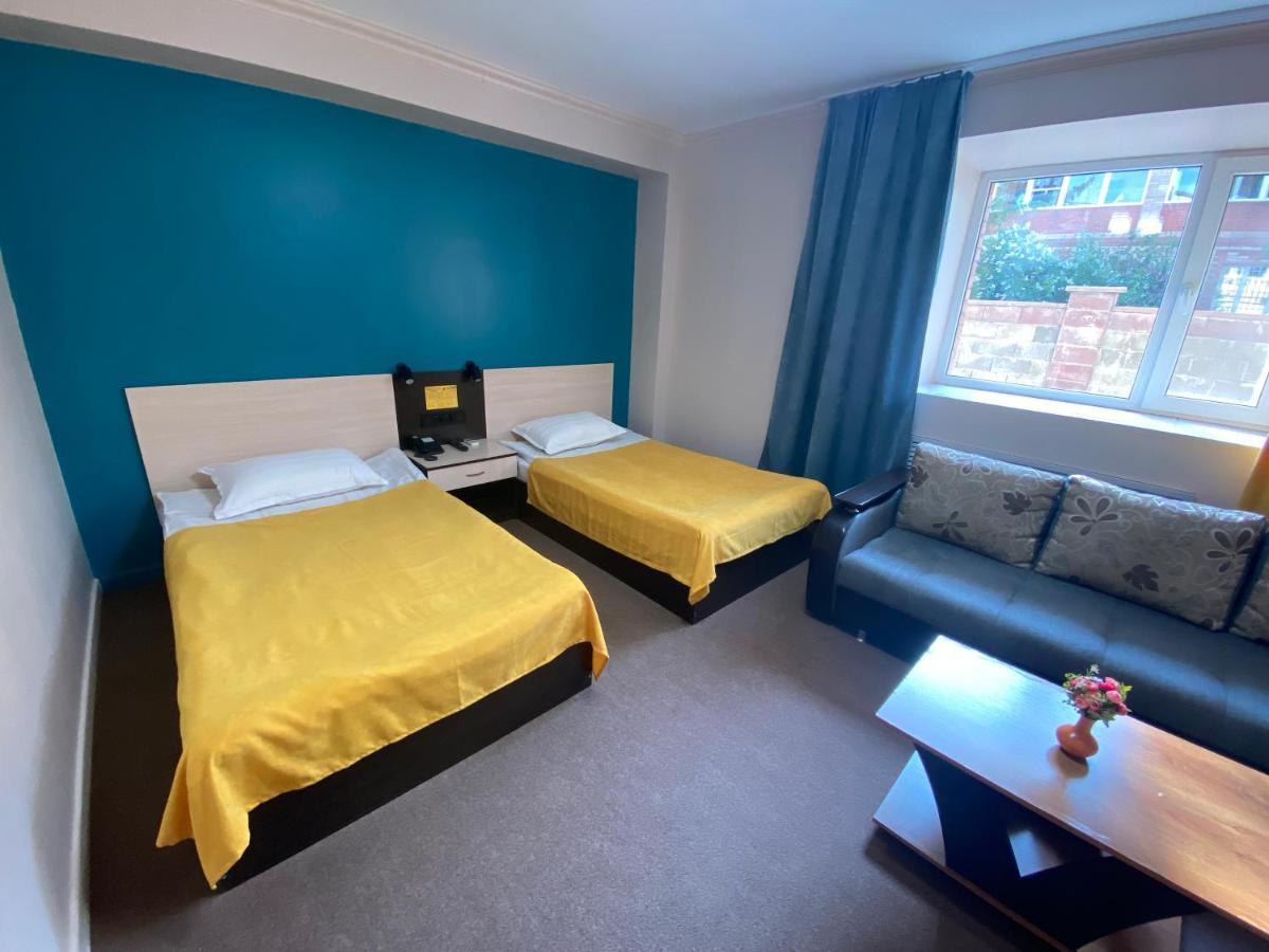 Ulpan Mini Hotel Astana Ngoại thất bức ảnh