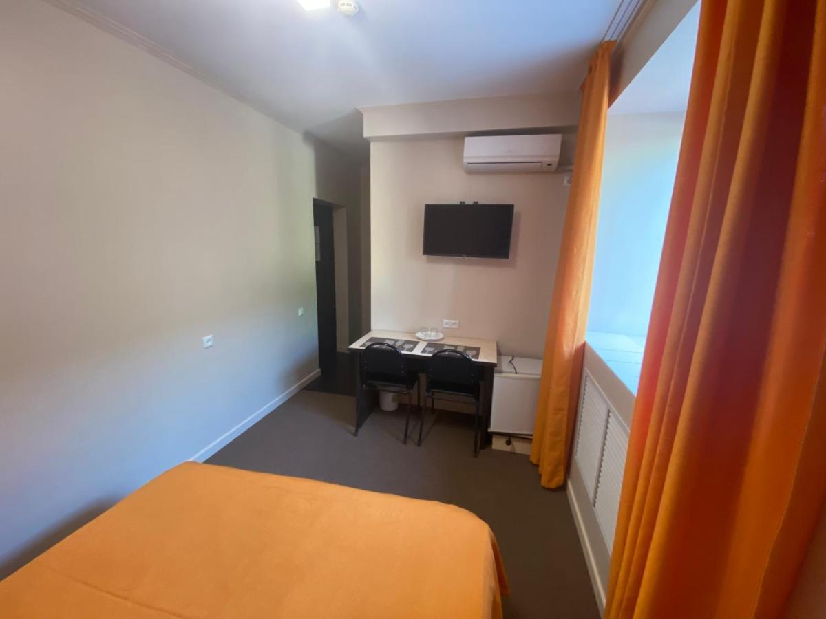 Ulpan Mini Hotel Astana Ngoại thất bức ảnh