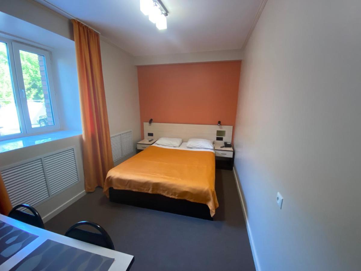 Ulpan Mini Hotel Astana Ngoại thất bức ảnh