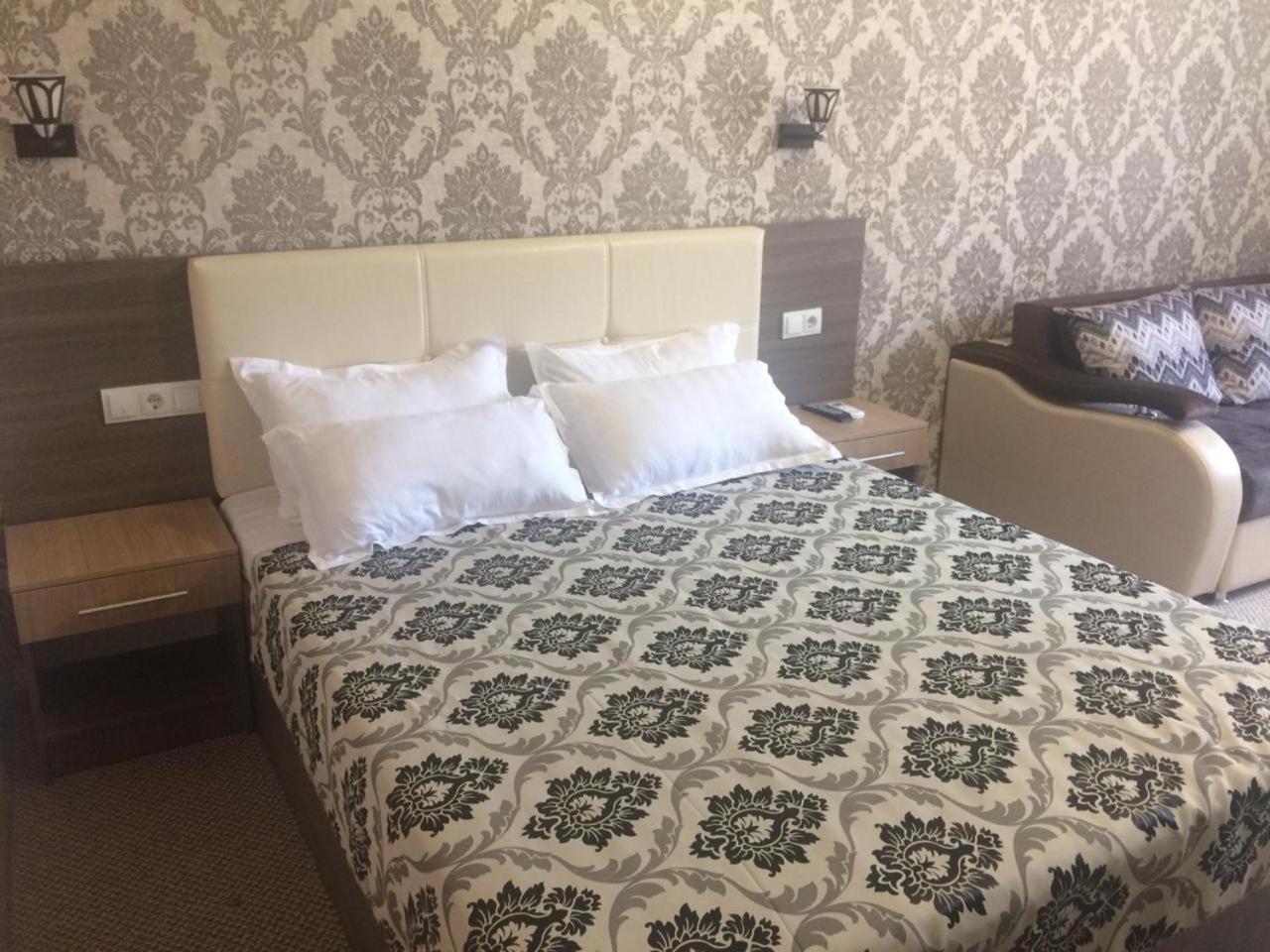 Ulpan Mini Hotel Astana Ngoại thất bức ảnh